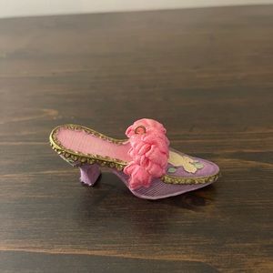 Victorian resin shoe ! Miniature Ornament ! Vintage!